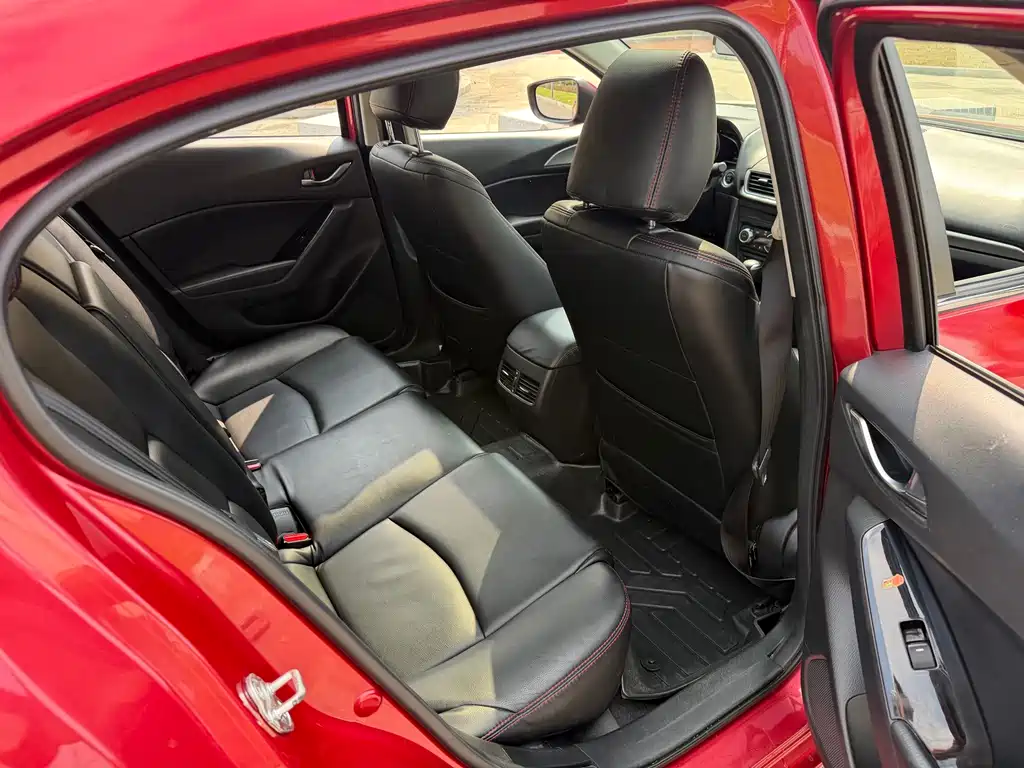 Mazda 3 Axela — миниатюра 10