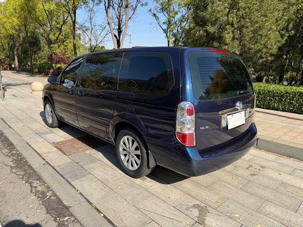 Buick GL8 — миниатюра 3