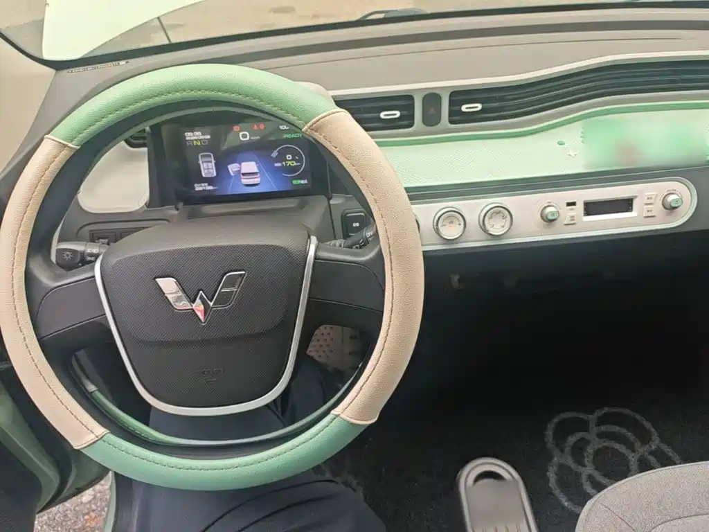 Wuling MINIEV — миниатюра 10