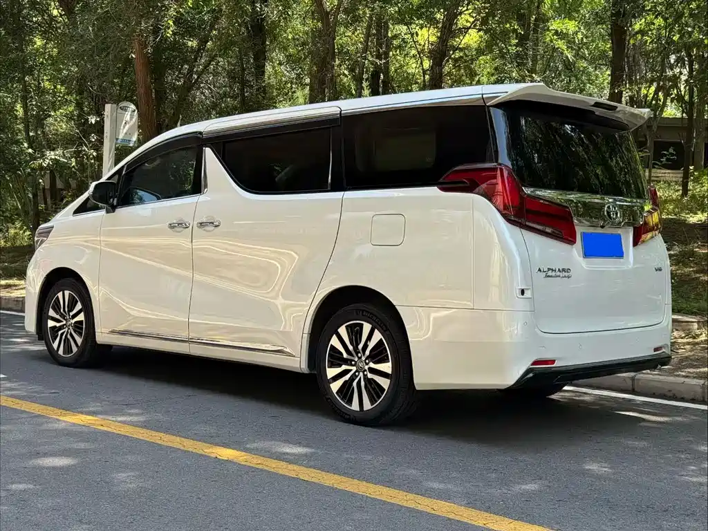 Toyota Alphard — фотографии объявления, Фото 23