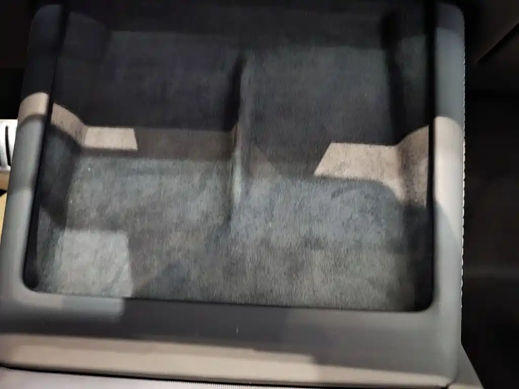 Tesla Model 3 — миниатюра 9