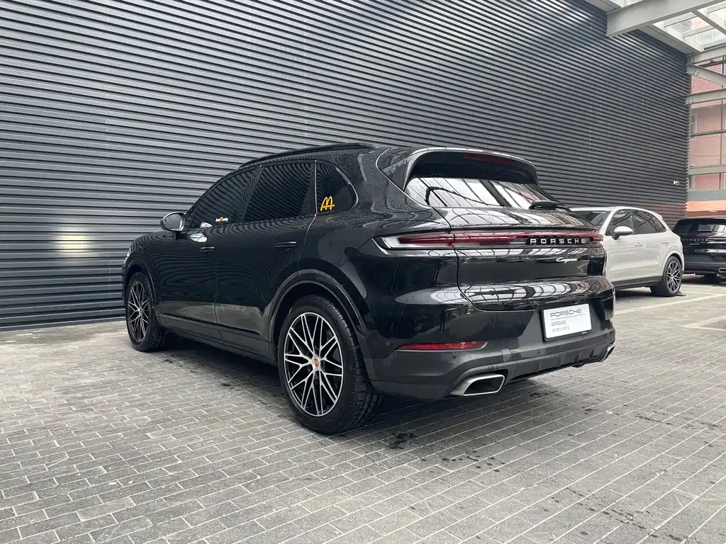 Porsche Cayenne — миниатюра 4
