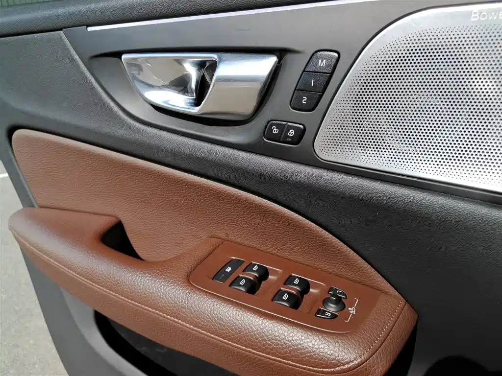 Volvo S60 — миниатюра 7
