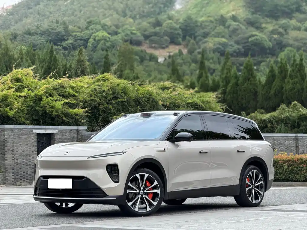 NIO ES8
