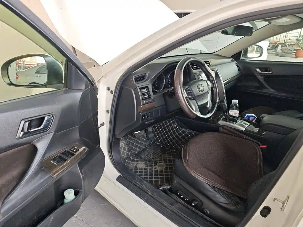 Toyota Reiz — миниатюра 16
