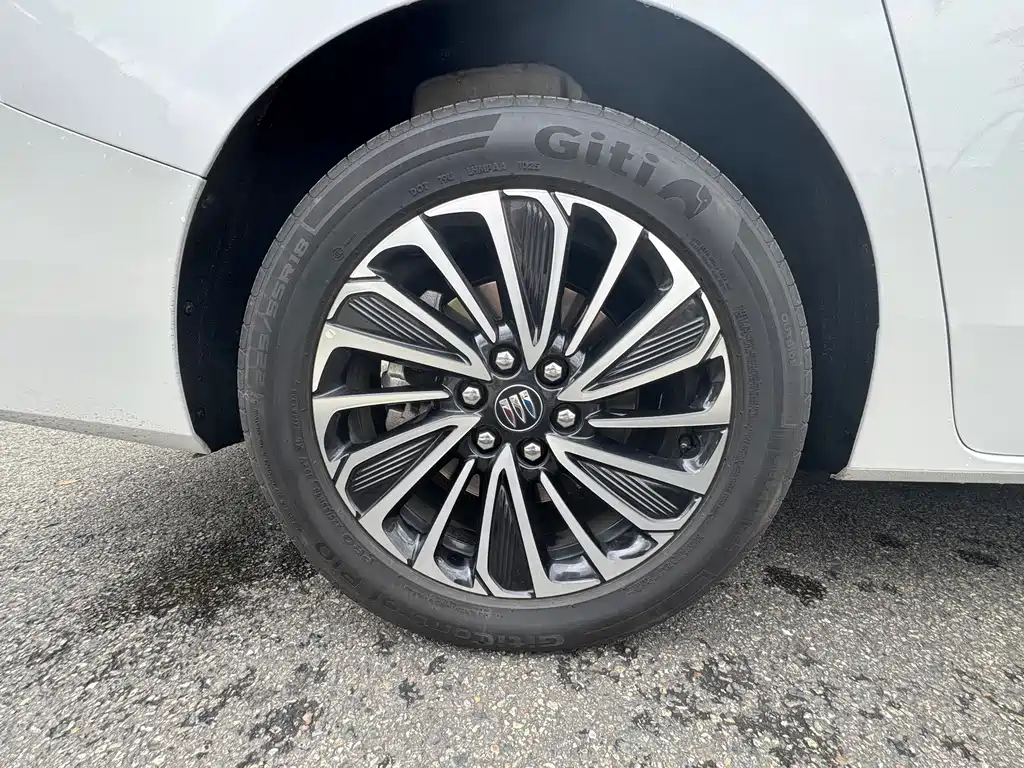Buick GL8 Hybrid — миниатюра 12