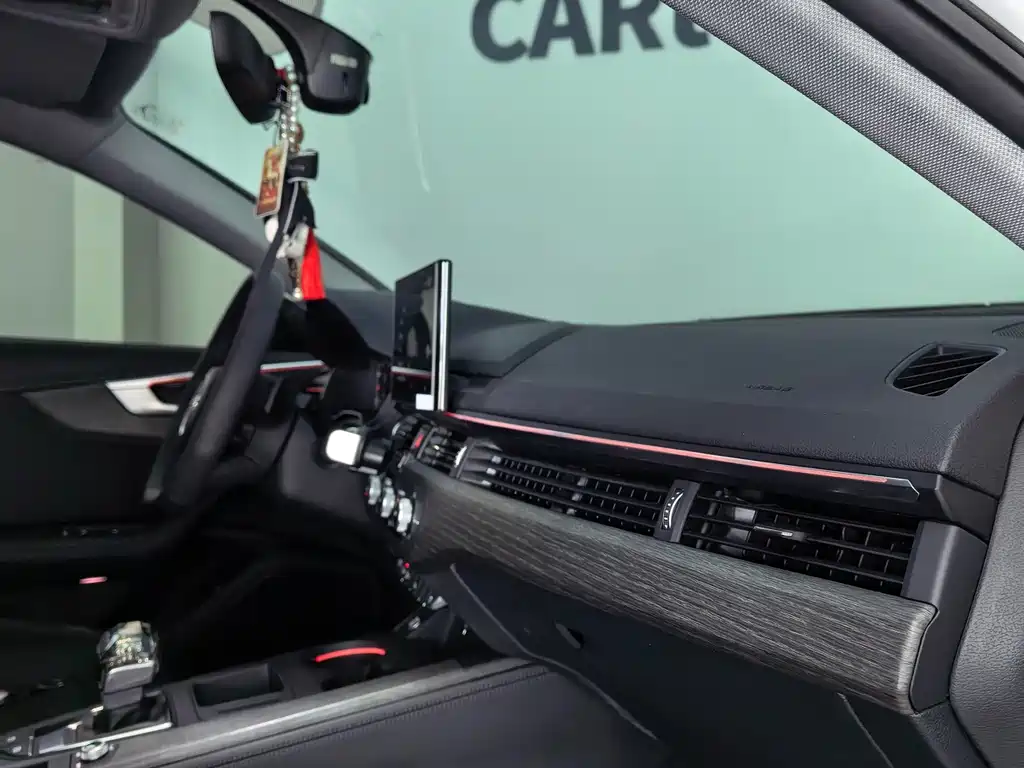 Audi A4L — миниатюра 11