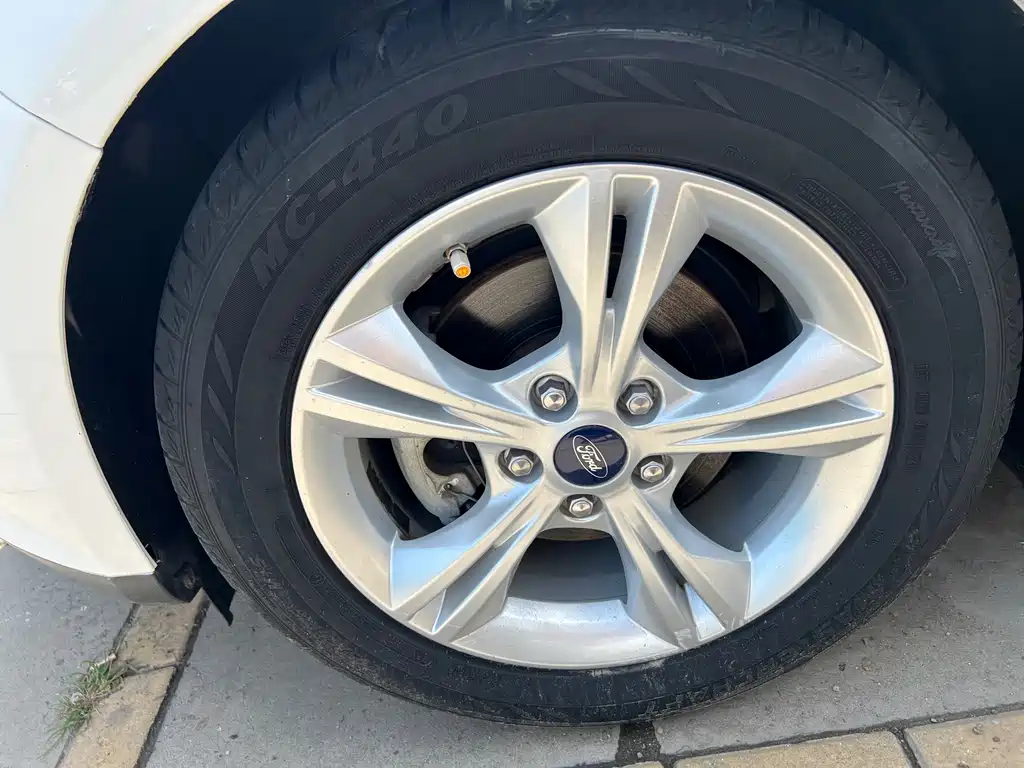 Ford Focus — миниатюра 15