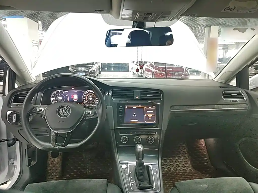 Volkswagen Golf — миниатюра 10