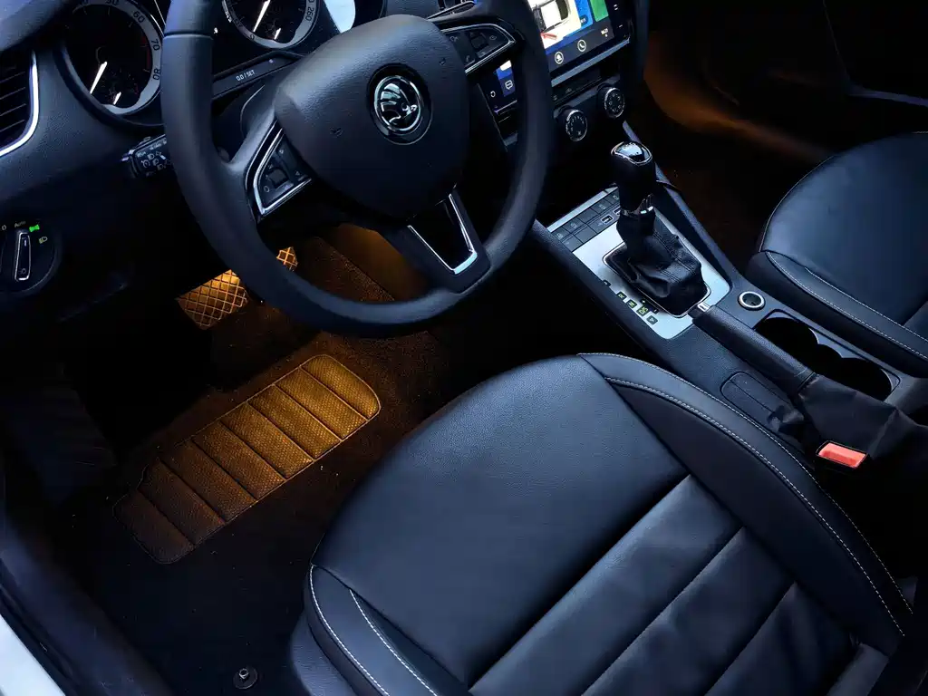 Skoda Octavia - фото 4