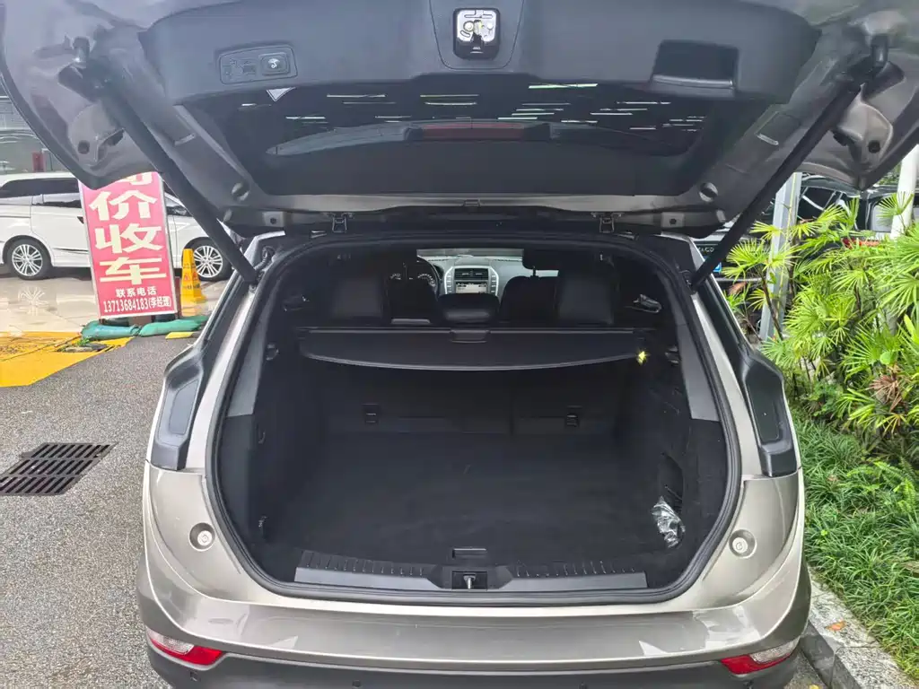 Lincoln MKC — миниатюра 15