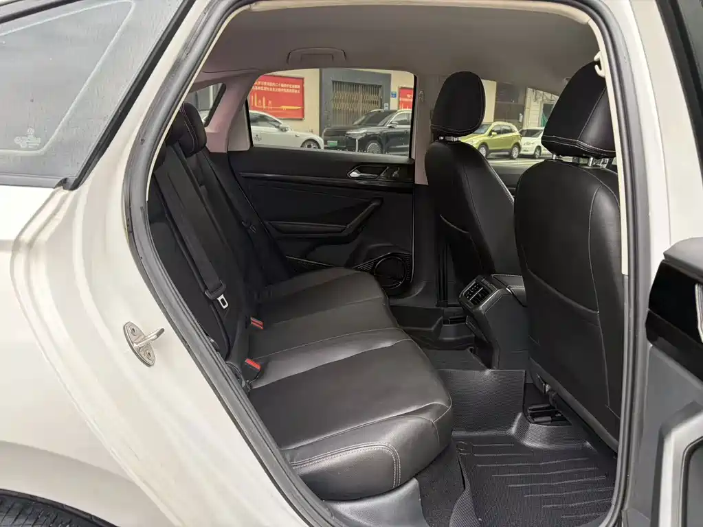 Volkswagen Lavida — миниатюра 11