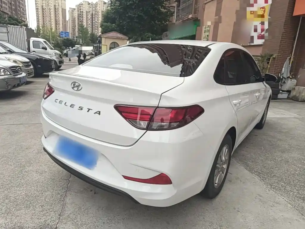 Hyundai Elantra — миниатюра 7