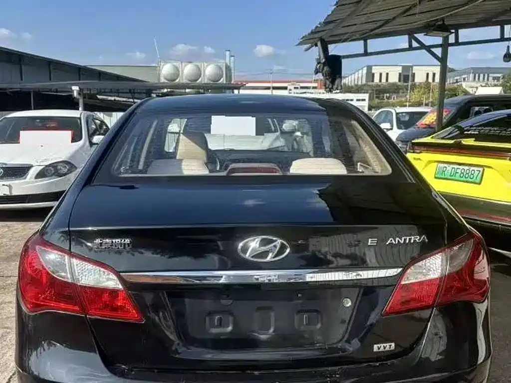 Hyundai Elantra — миниатюра 5