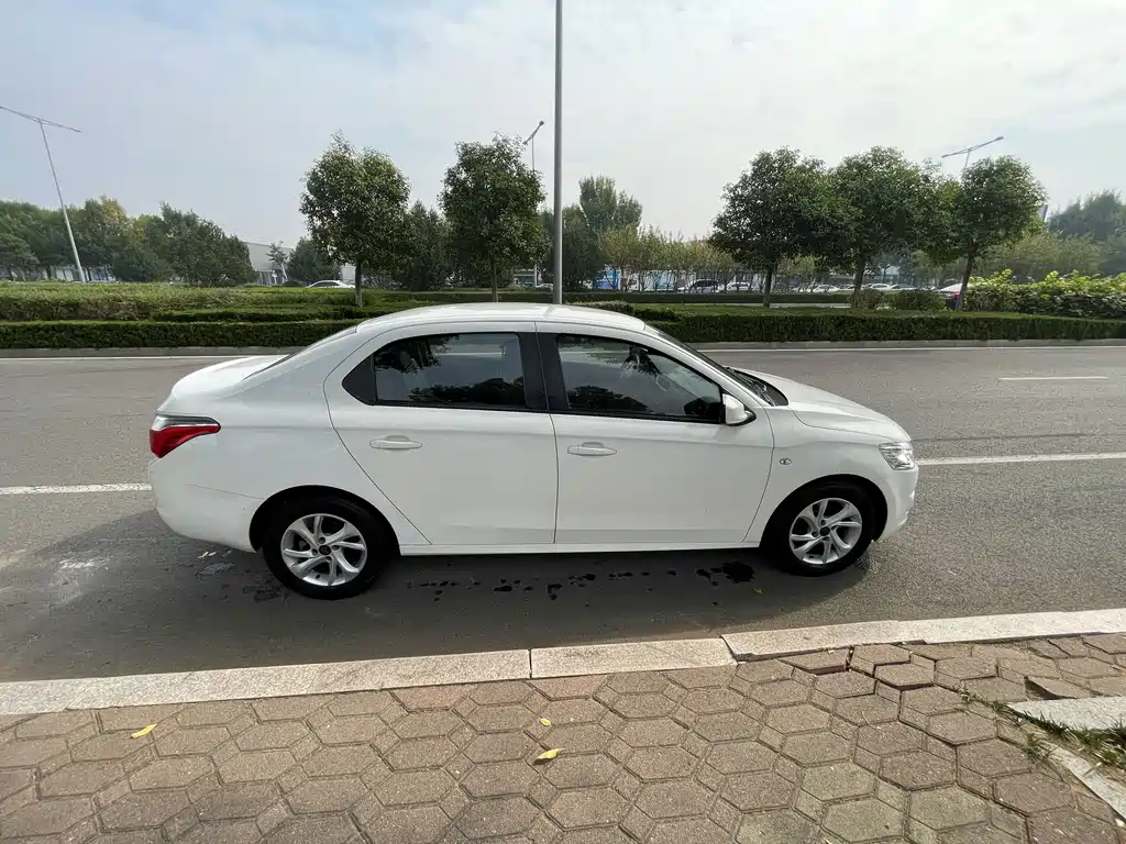 Citroen Elysee — миниатюра 7
