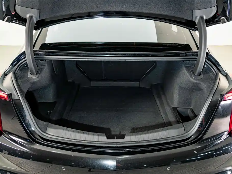 Cadillac CT5 — миниатюра 23