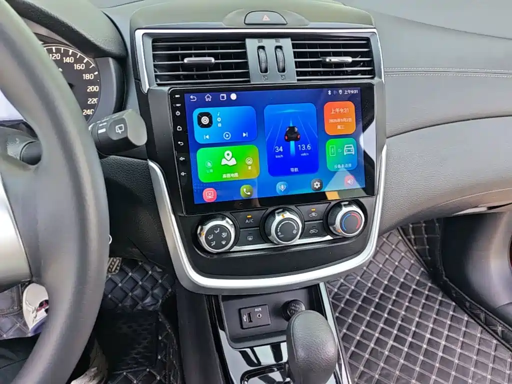 Nissan Tiida — миниатюра 13