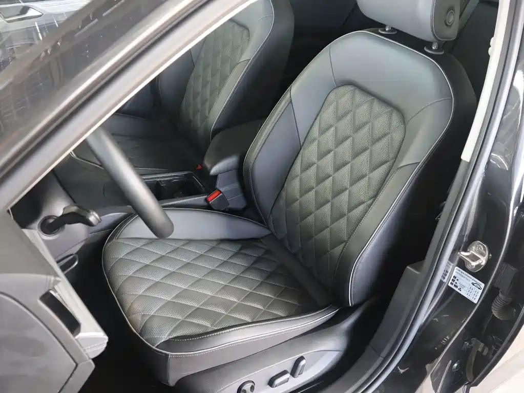 Volkswagen Sagitar — миниатюра 12