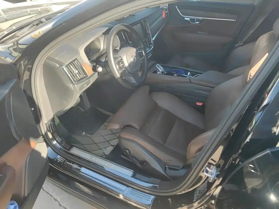 Volvo S90 — миниатюра 9