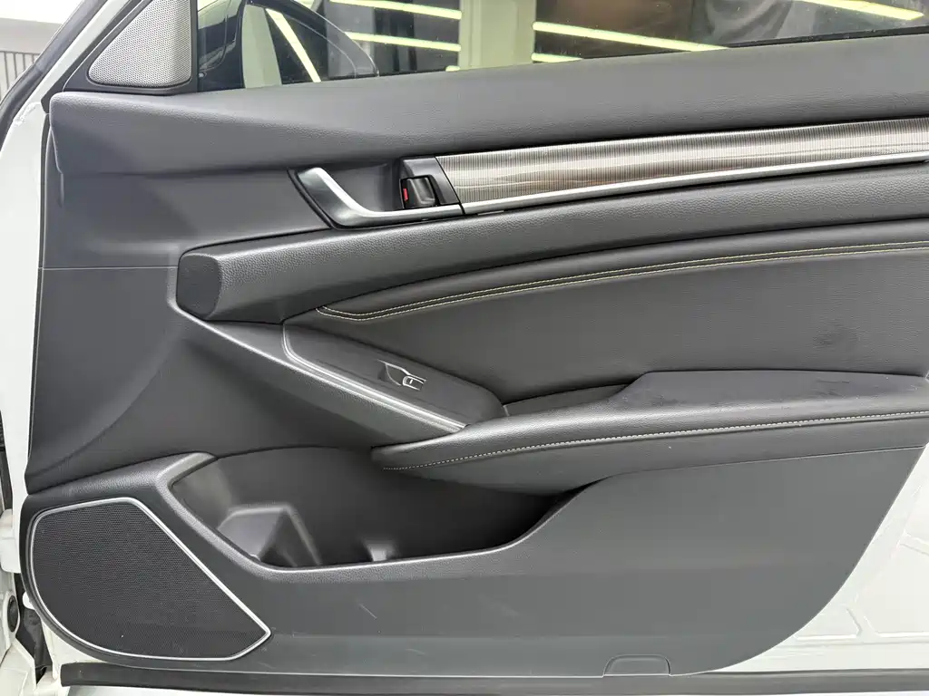 Honda Accord — миниатюра 20