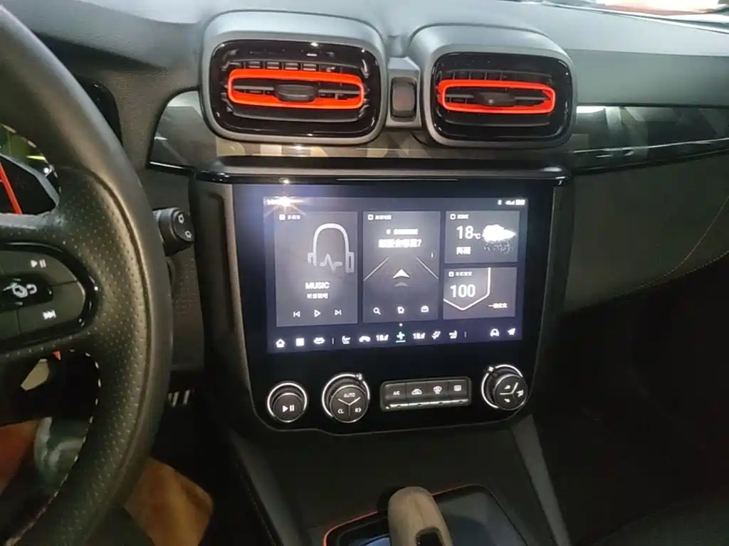 Lynk & Co 02 Hatchback — миниатюра 13