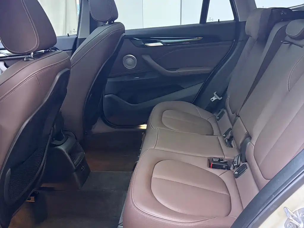 BMW X1 — миниатюра 10