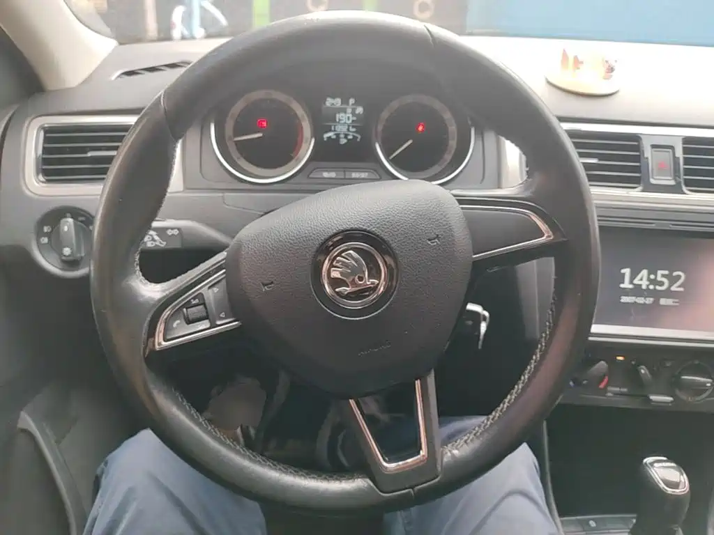 Skoda Rapid Spaceback — миниатюра 11