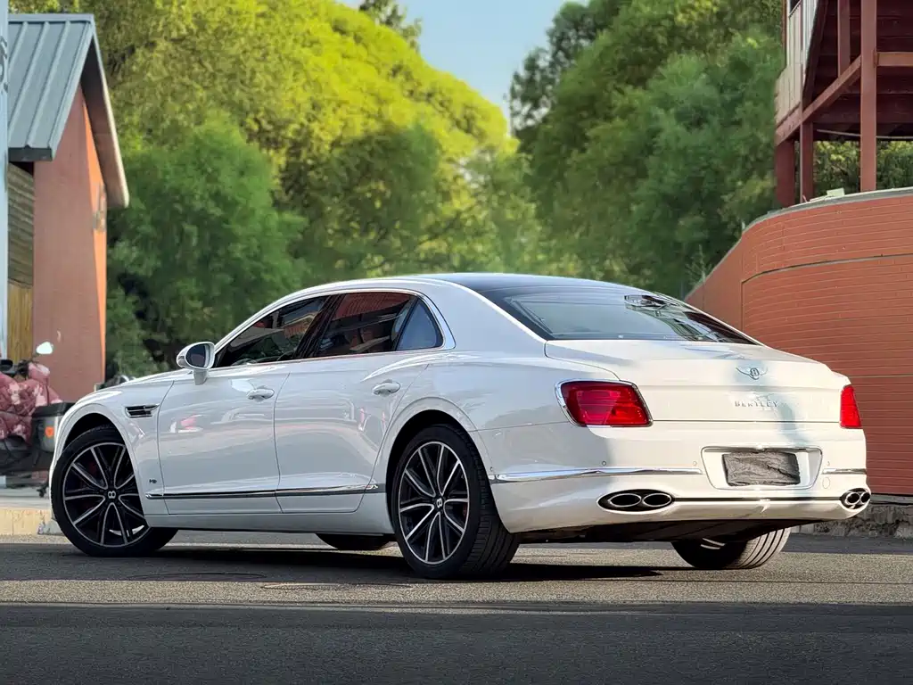 Bentley Flying Spur — миниатюра 16