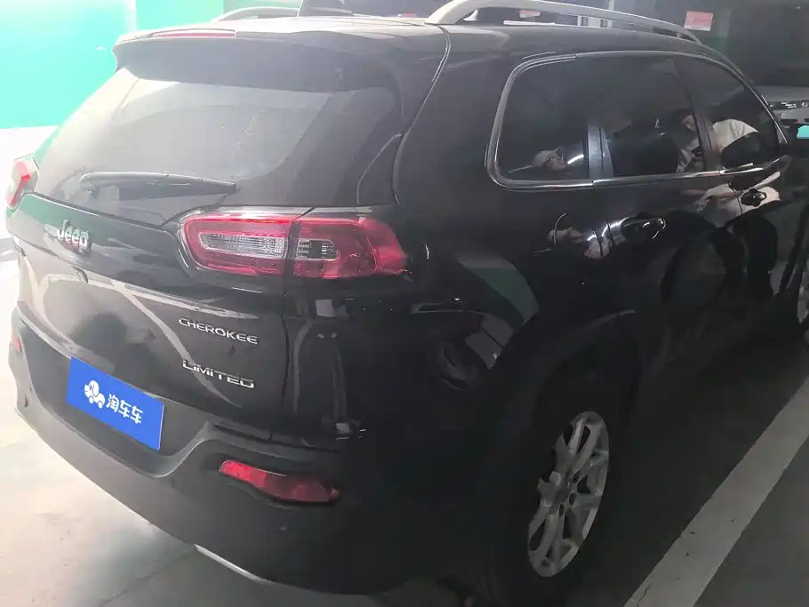Jeep Cherokee — миниатюра 3