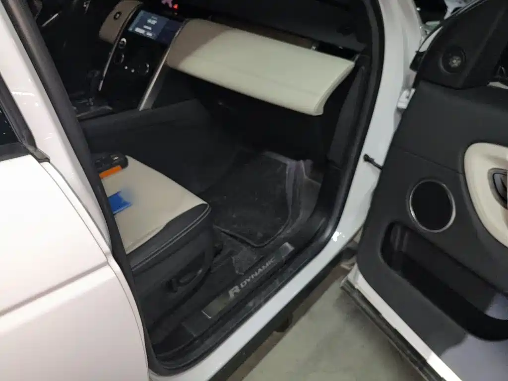 Land Rover Discovery Sport Hybrid — миниатюра 18