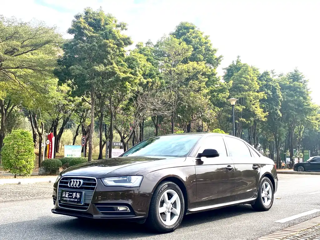 Audi A4L 2014