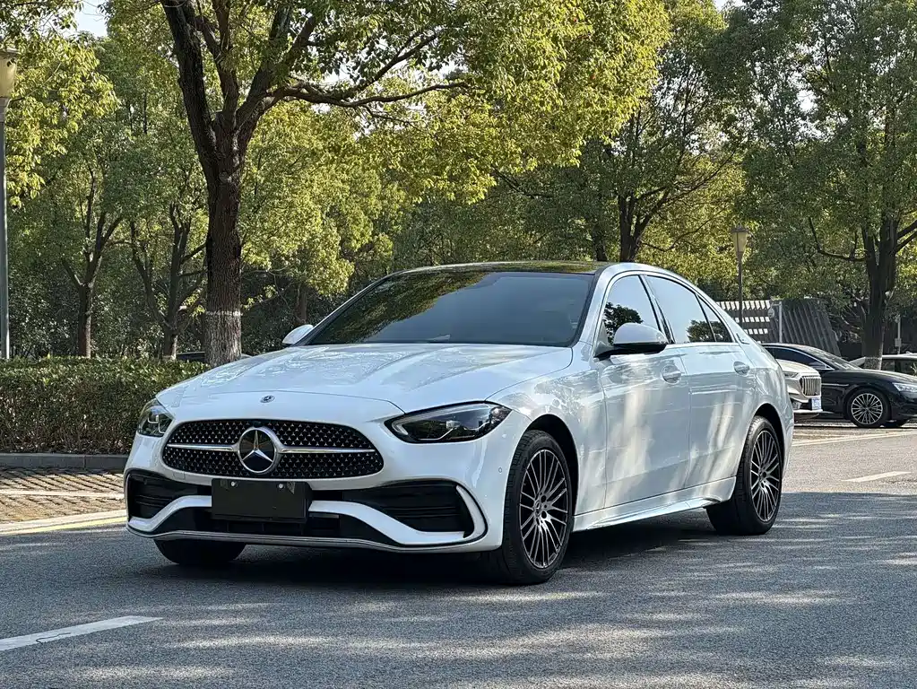 Mercedes-Benz C-Class 2024