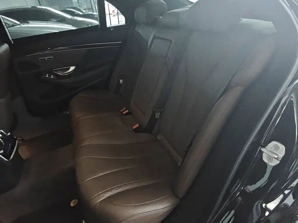 Mercedes-Benz S-Class — миниатюра 13