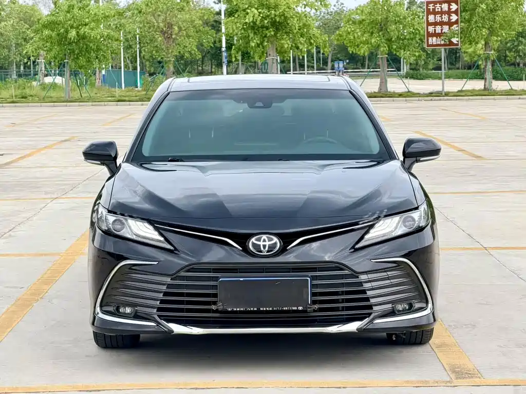 Toyota Camry — миниатюра 3