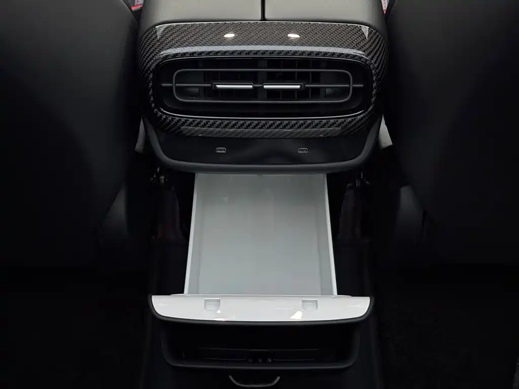 XIAOMI CAR XIAOMI SU7 ULTRA