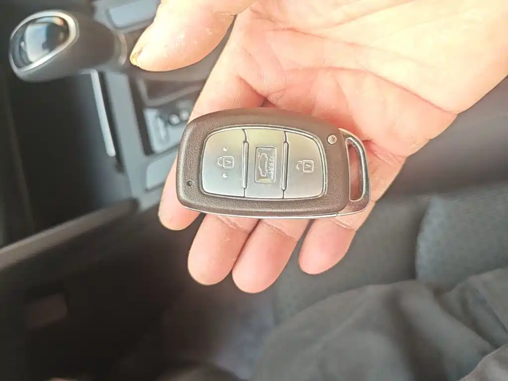 Hyundai Elantra — миниатюра 9
