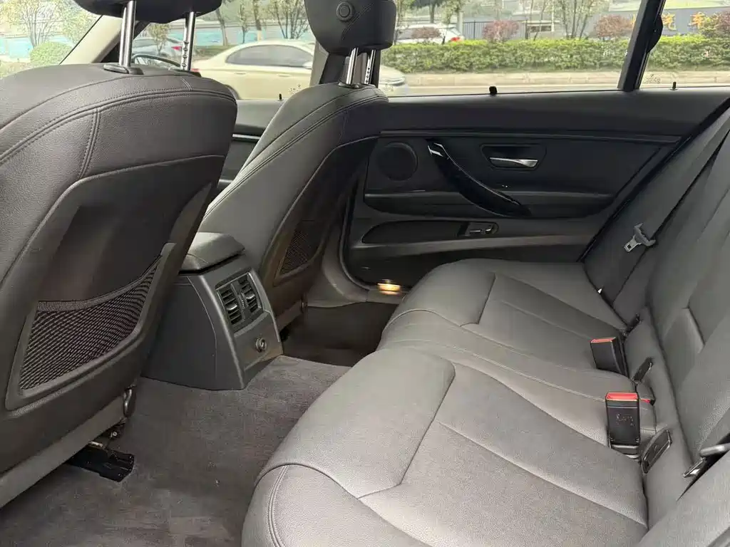 BMW 3 Series — миниатюра 6
