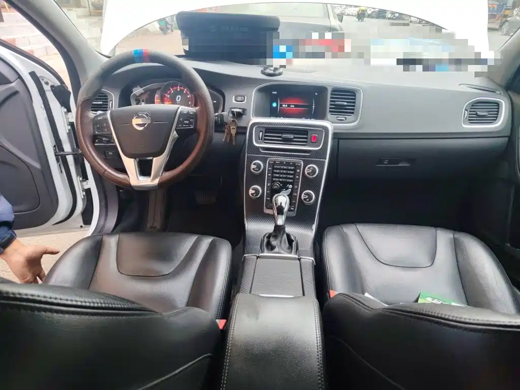 Volvo S60 — миниатюра 10