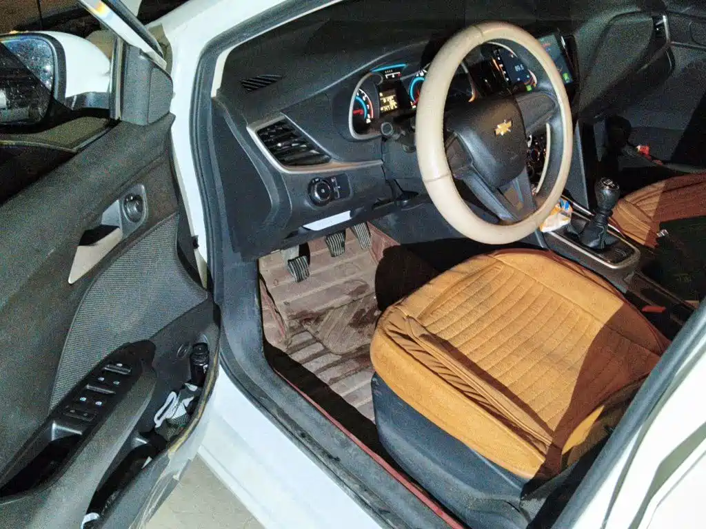 Chevrolet Cavalier — миниатюра 12