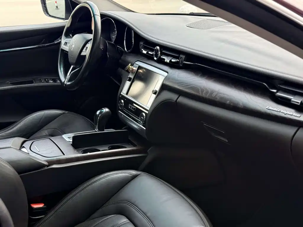 Maserati Quattroporte — миниатюра 13