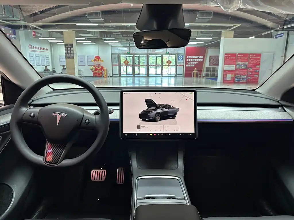 Tesla Model Y — миниатюра 18