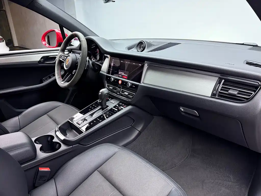 Porsche Macan — миниатюра 6