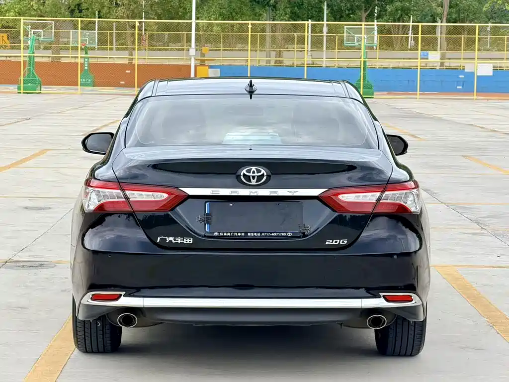 Toyota Camry — миниатюра 4