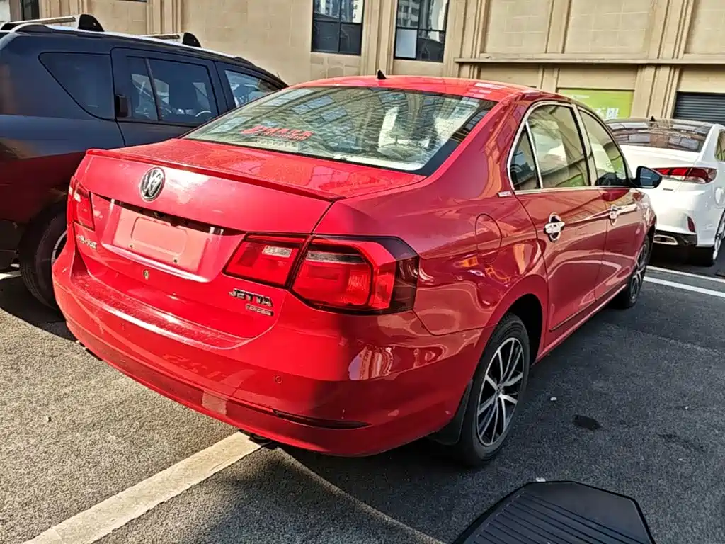 Volkswagen Jetta — миниатюра 7