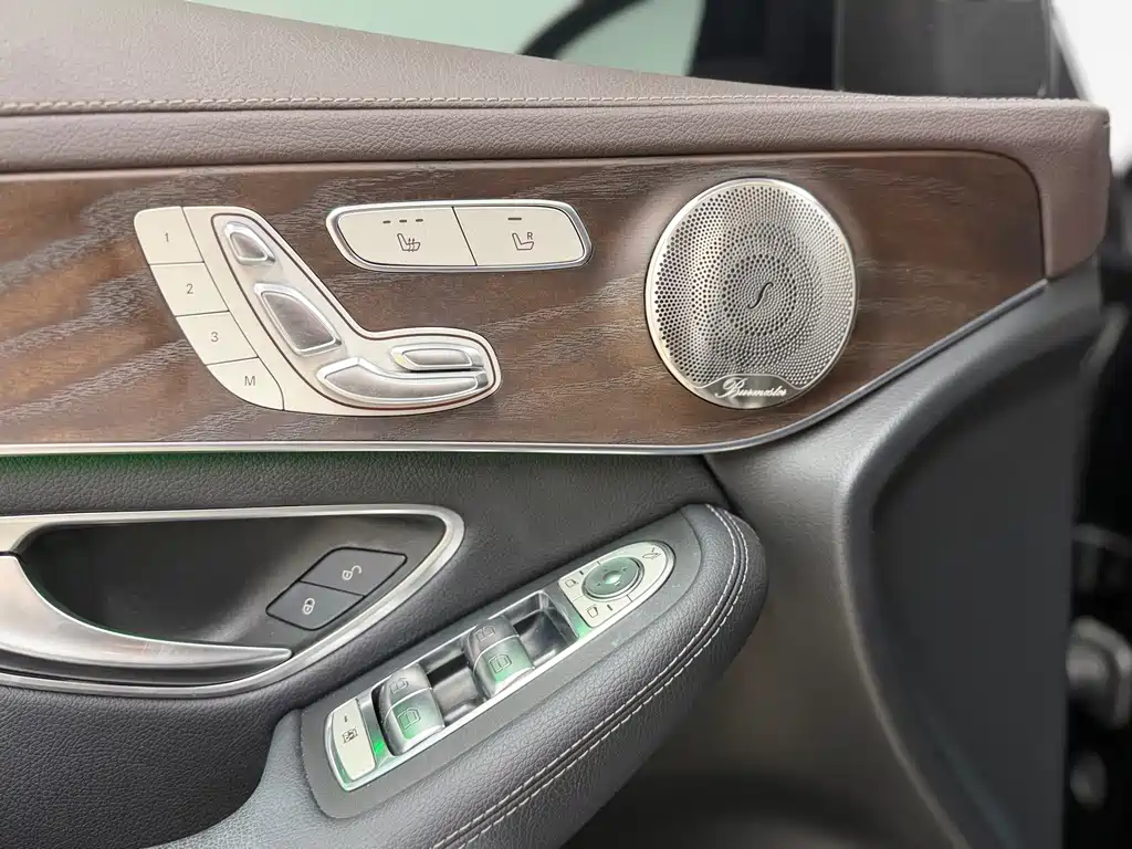 Mercedes-Benz GLC — миниатюра 8