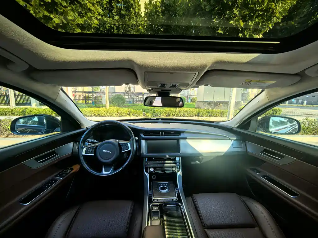 Jaguar XFL — миниатюра 9