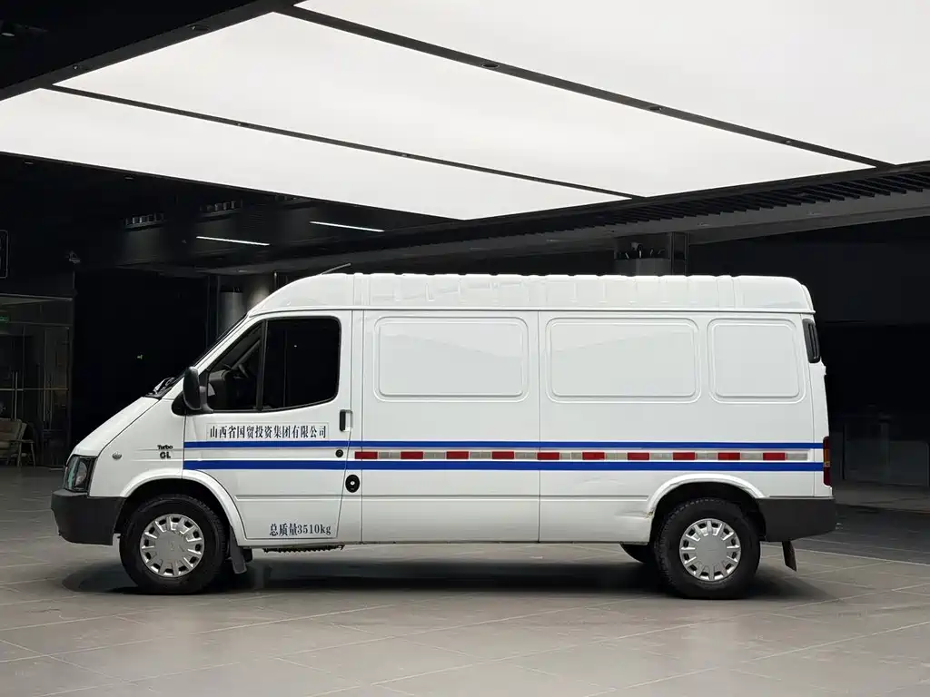 Ford Transit Classic — миниатюра 3