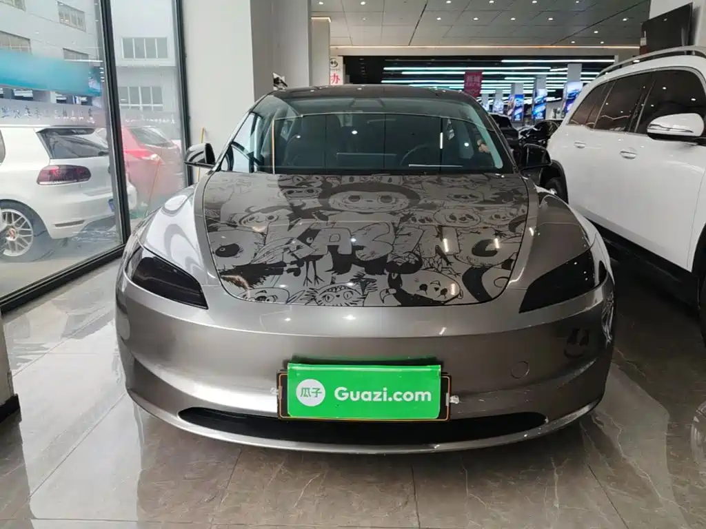 Tesla Model 3 — миниатюра 3
