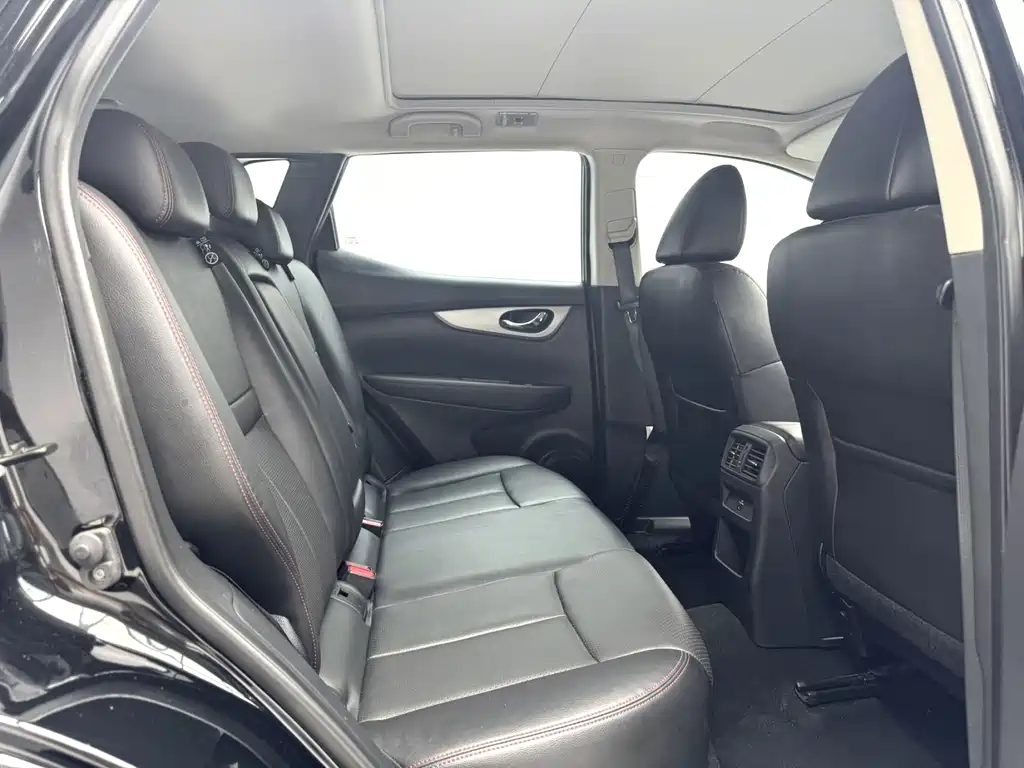 Nissan Qashqai — миниатюра 8