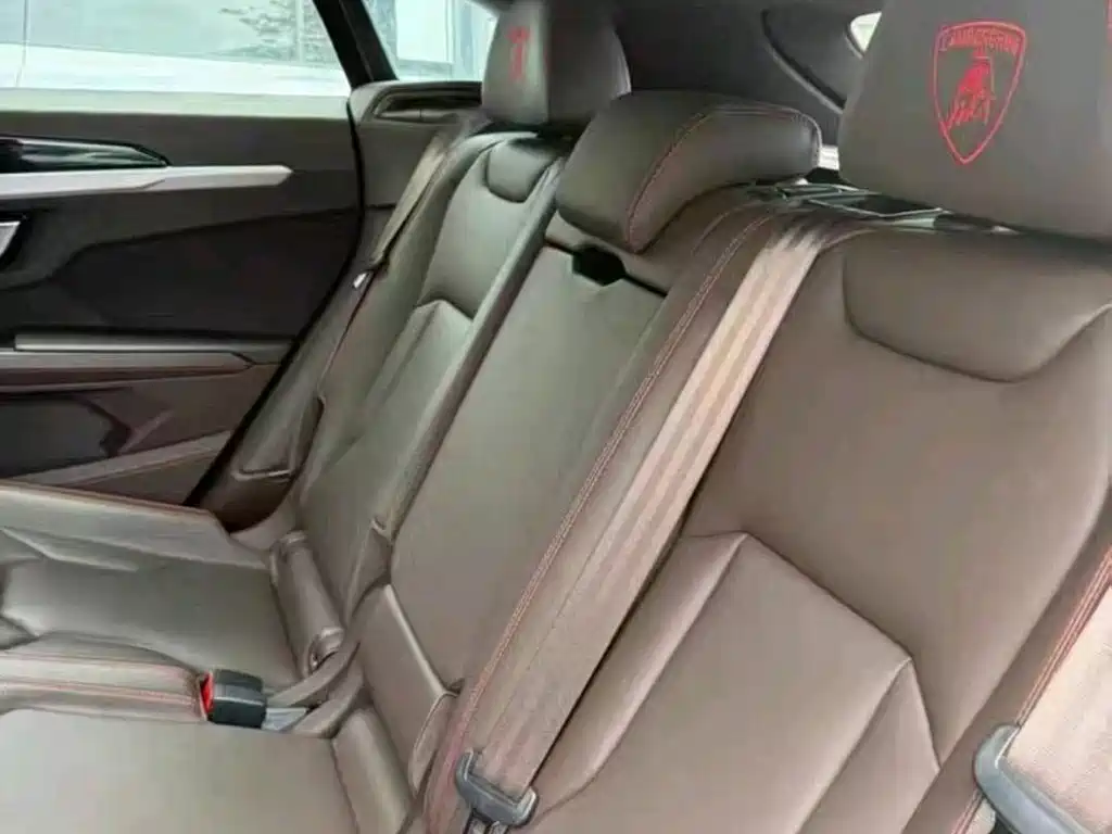 Lamborghini Urus — миниатюра 8
